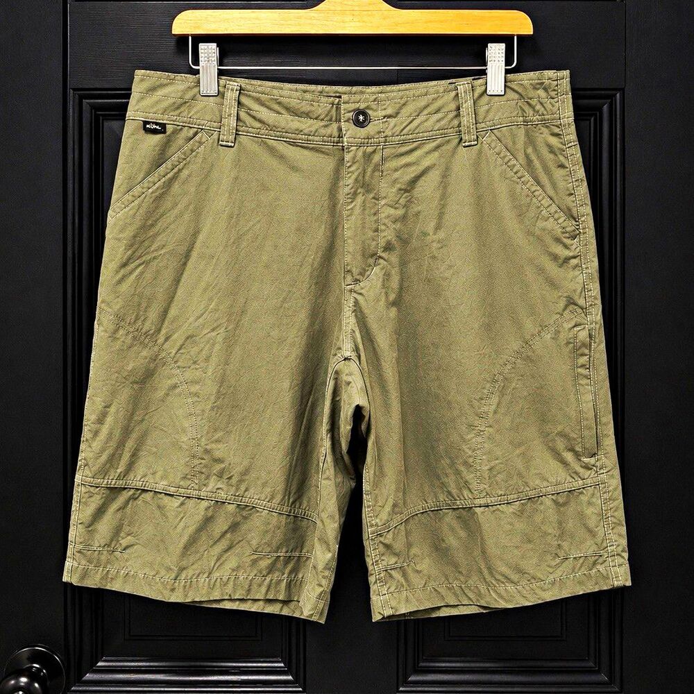 Kuhl Men’s Green Nylon Cargo Shorts Flat Front Cargo Pockets Button Logo